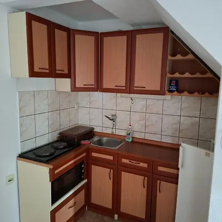 Gjorgi Apartment *