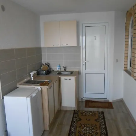Gjorgi Apartment *